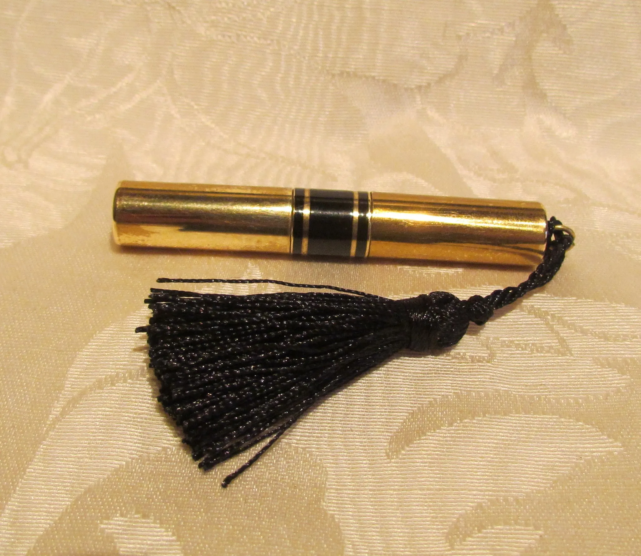 Gold Lipstick Lighter Ladies Tube Lighter And Lipstick Case Black Tassel