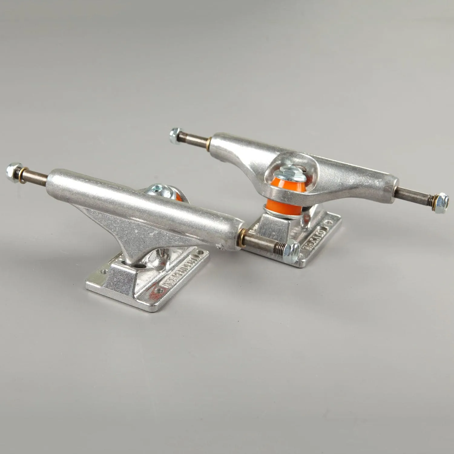 Independent 'Mid' 139 Trucks (Polished Silver)